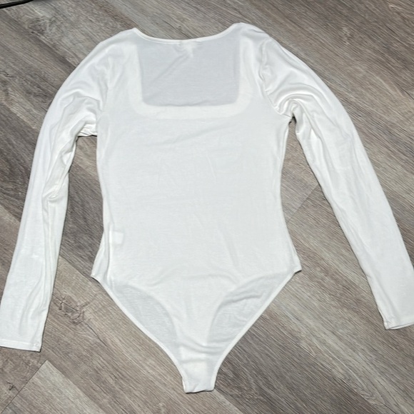 White long sleeve ribbed bodysuit - Picture 7 of 8